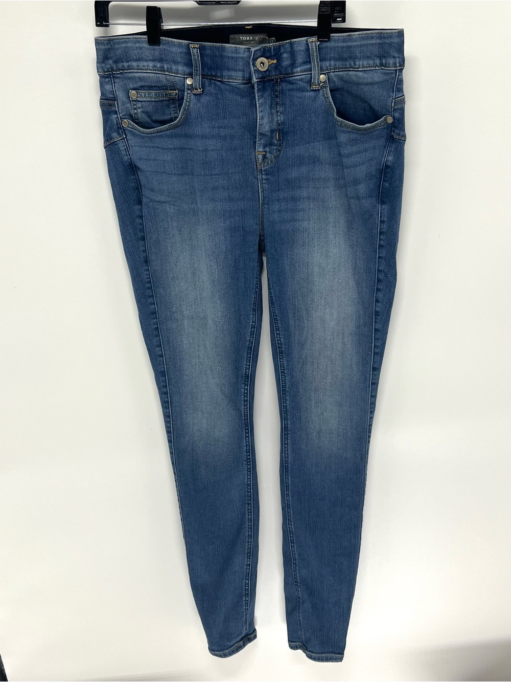 Torrid bombshell skinny jeans 14 tall